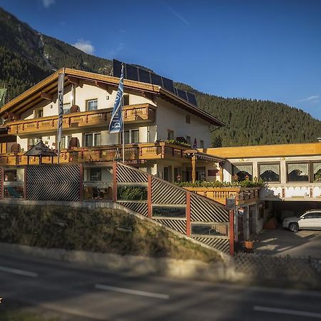 Ferienhotel Dobler Weissenbach am Lech Exterior photo
