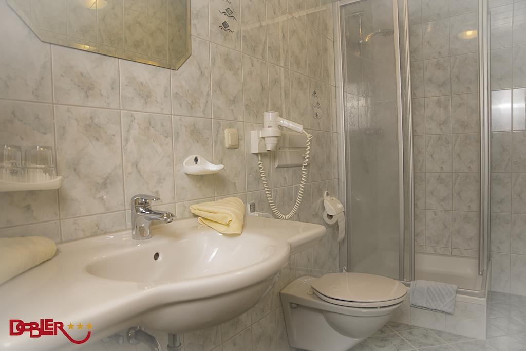 Ferienhotel Dobler Weissenbach am Lech Room photo